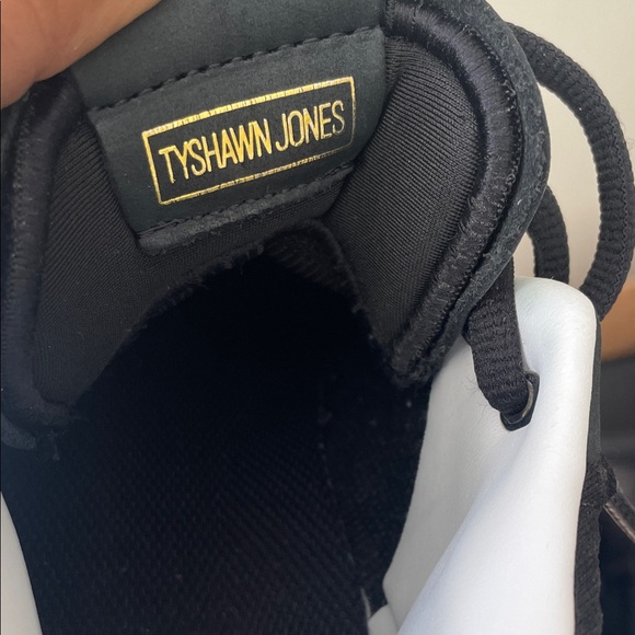 Adidas - Picture 8 of 8